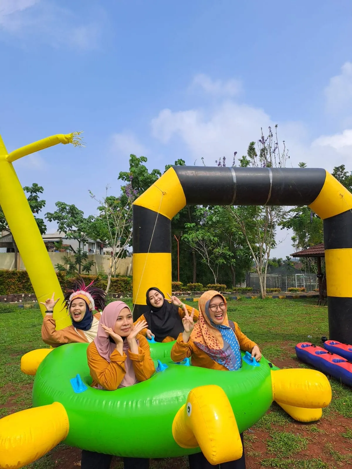 Gathering Surabaya Perusahaan