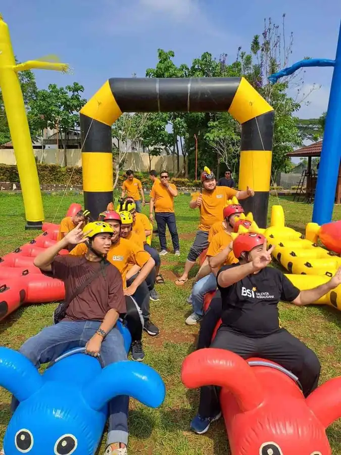 Suasana kompetisi gathering perusahaan