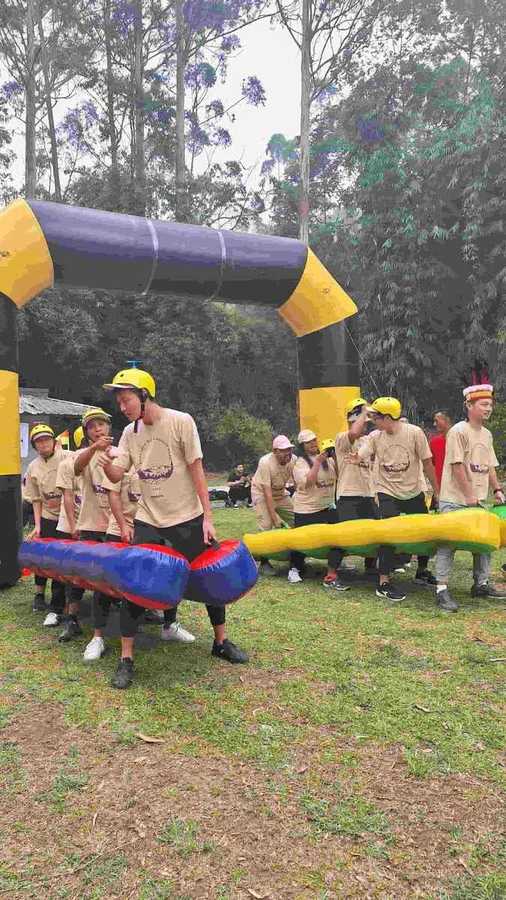 Tim perusahaan bermain games team building